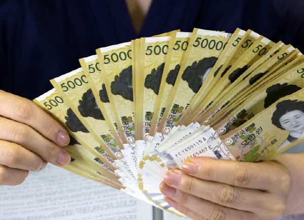 You are currently viewing 주택담보대출 증가, 부동산 시장 바닥을 의미하는가