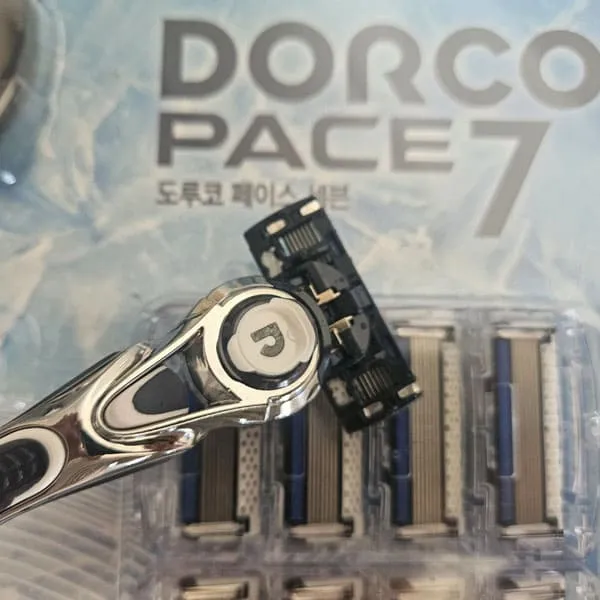 도루코 페이스7 면도기